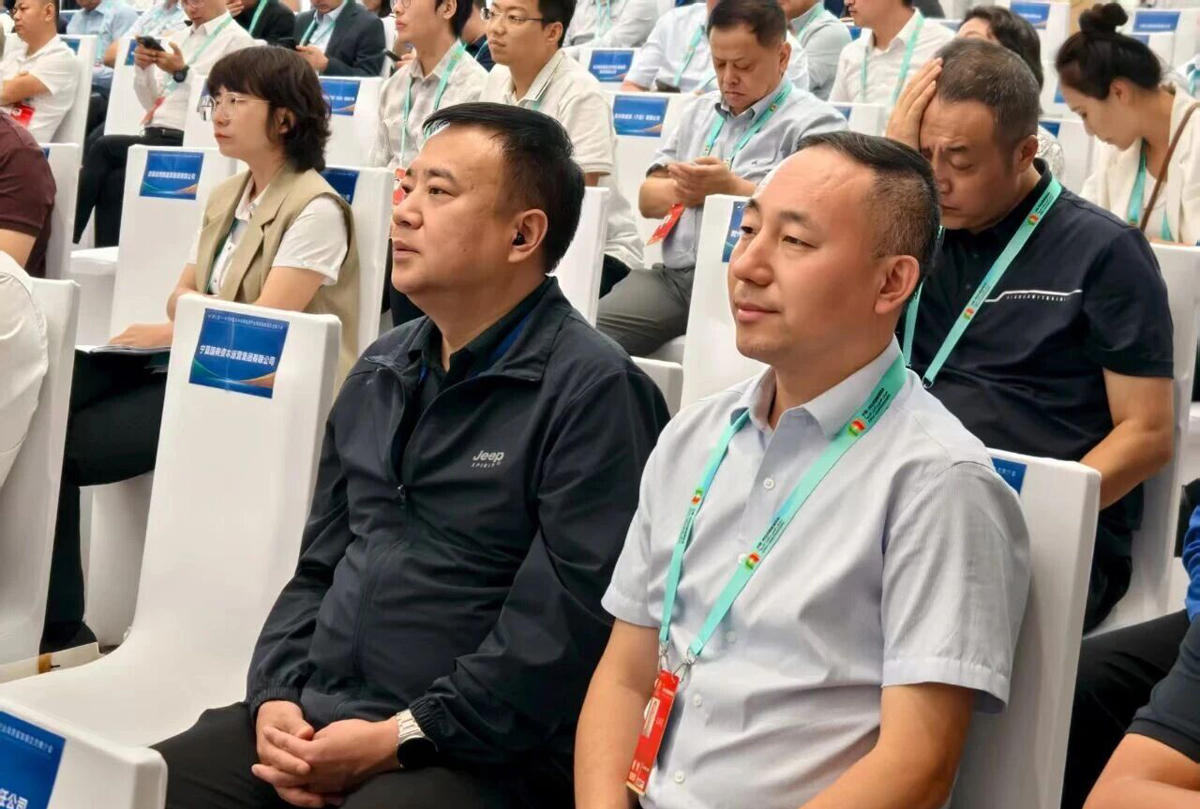 Công ty TNHH Máy biến áp Xinda tham dự Hội nghị xúc tiến năng lượng mới Trung Quốc - Ả Rập, nhằm tăng cường hợp tác quốc tế và mở rộng thị trường nước ngoài.