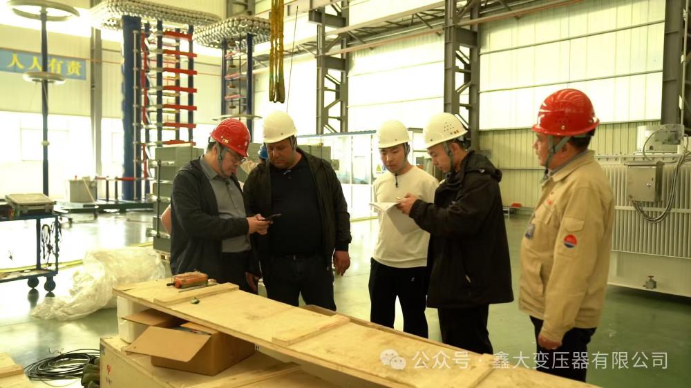 Clientes armenios visitaron nuestra empresa para realizar investigaciones.