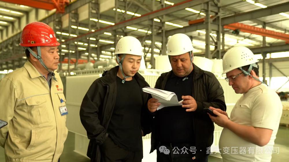 Clientes armenios visitaron nuestra empresa para realizar investigaciones.